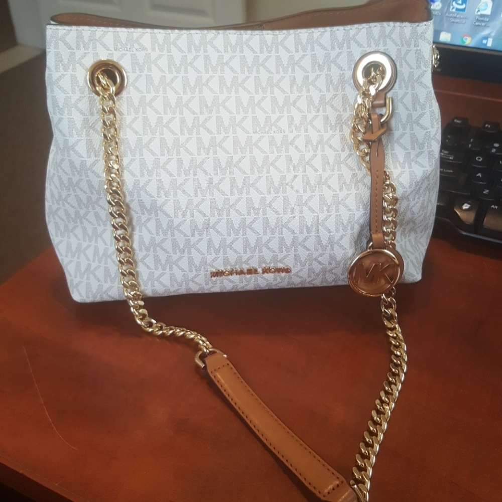 Michael Kors medium vanilla jet set ***** SOLD****